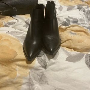 Vince Camuto Gigietta Booties (Black) Size 10